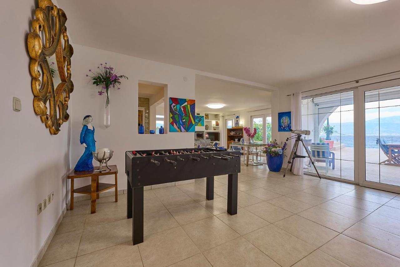Villa Unique Sur La Plage Pour Des Vacances Inoubliables En Famille Ou Entre Amis Pour 10 Personnes Слатине Экстерьер фото