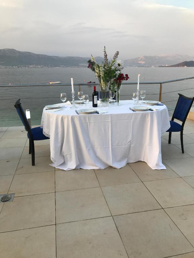 Villa Unique Sur La Plage Pour Des Vacances Inoubliables En Famille Ou Entre Amis Pour 10 Personnes Слатине Экстерьер фото